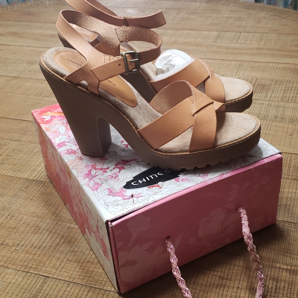 70s Style Chinese Laundry Leather Sandals💯💥